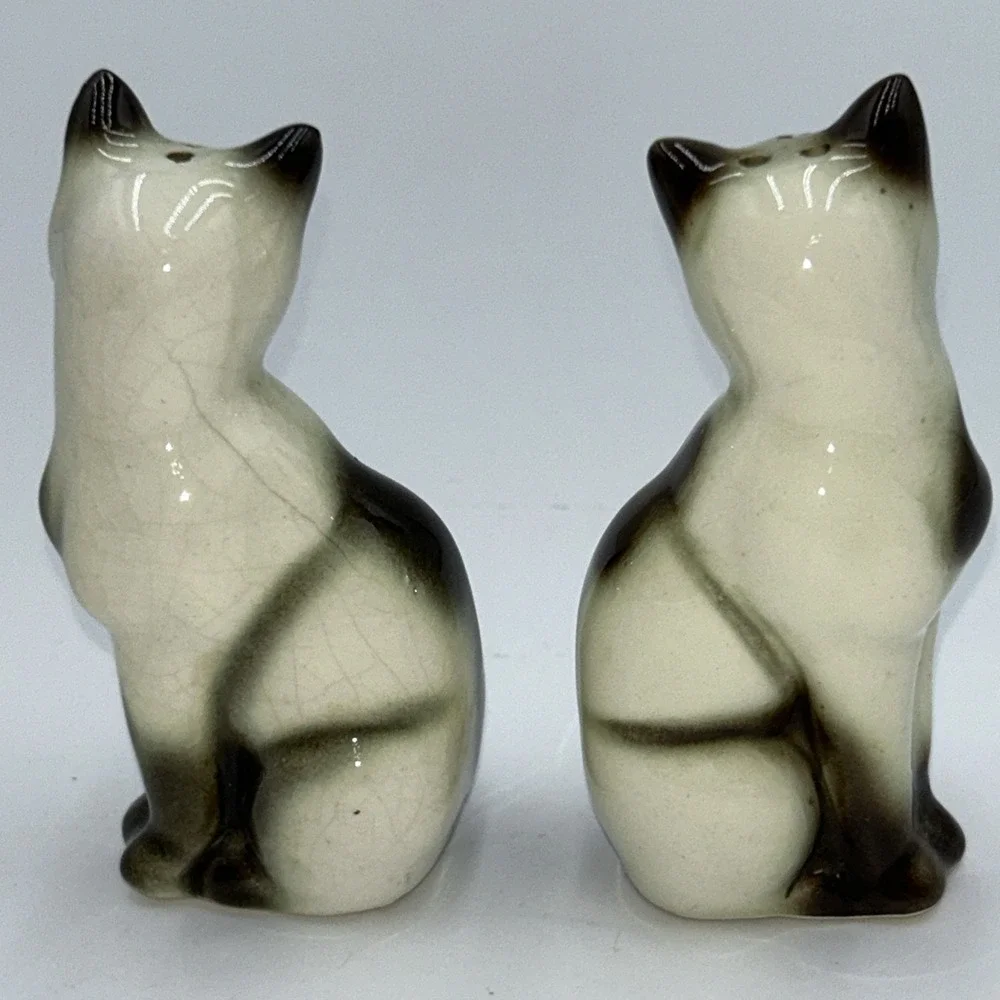 Kitschy Vtg Japan Kitty Cat Siamese Salt Pepper Shakers Icy Blue Rhinestone Eye